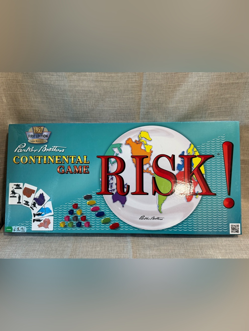 2013 Risk 1959 Classic Strategy Battle Game Reproduction, by Winning Moves Games
